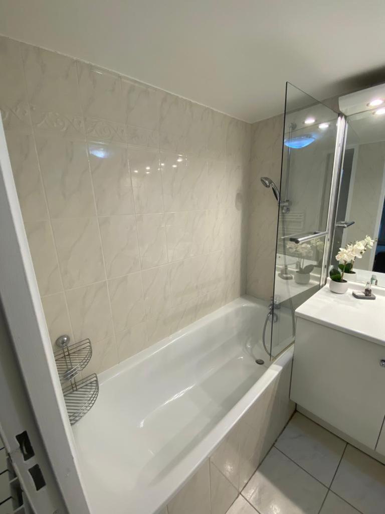 Magnifique Duplex 45 M2 Aux Portes De Paris Metro Barbara A 30Mn Expo Porte De Versailles Montrouge Esterno foto