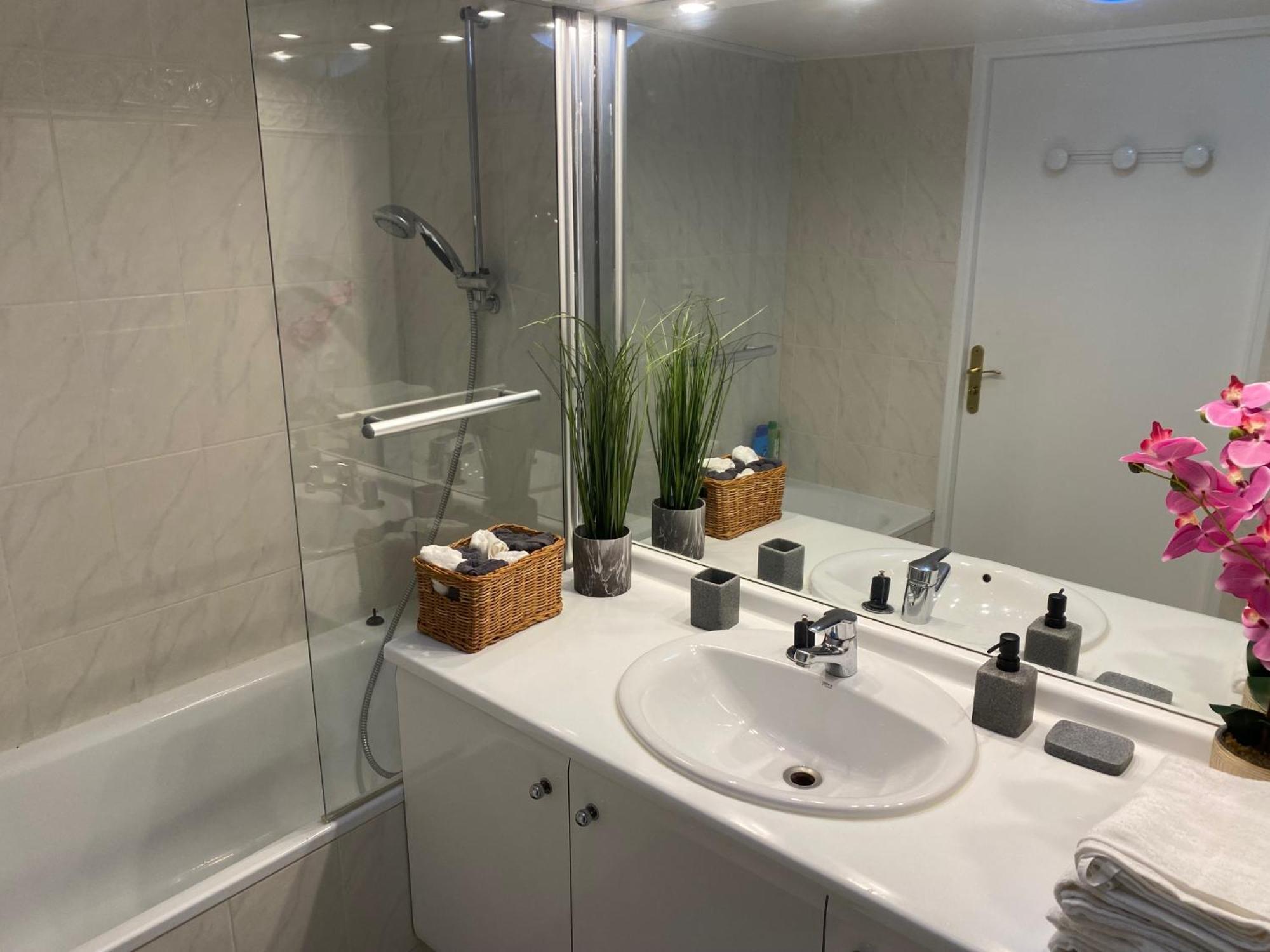 Magnifique Duplex 45 M2 Aux Portes De Paris Metro Barbara A 30Mn Expo Porte De Versailles Montrouge Esterno foto